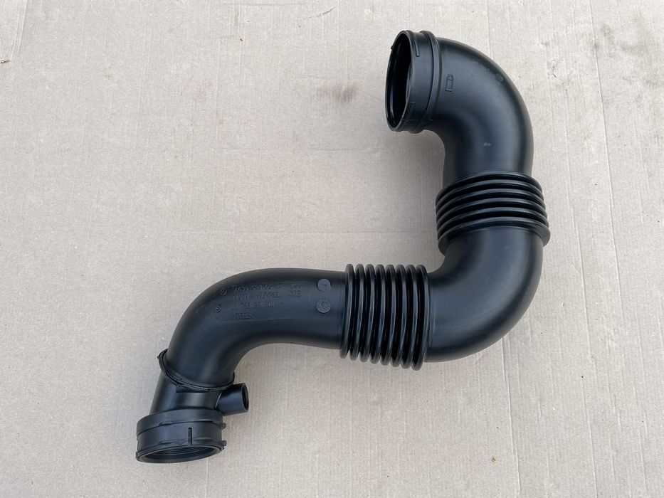 Патрубок турбины воздушный 3.0 на VITO-VIANO W639