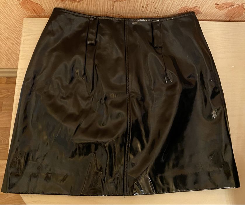 Лакова спідничка H&M