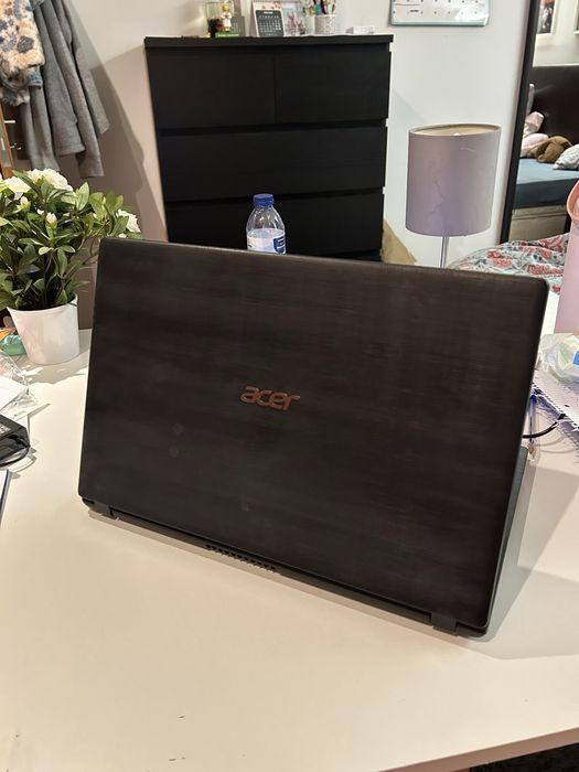Computador portátil Acer Aspire 3