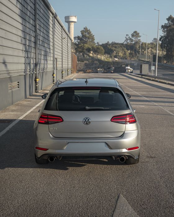 VW Golf GTI 2.0 TSi DSG - 230 Cvs- FULL Extras