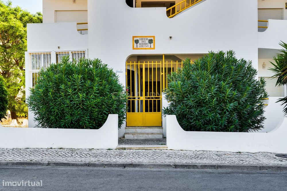 T1 em Montechoro, Albufeira, com 2 varandas fechadas – 70 m²