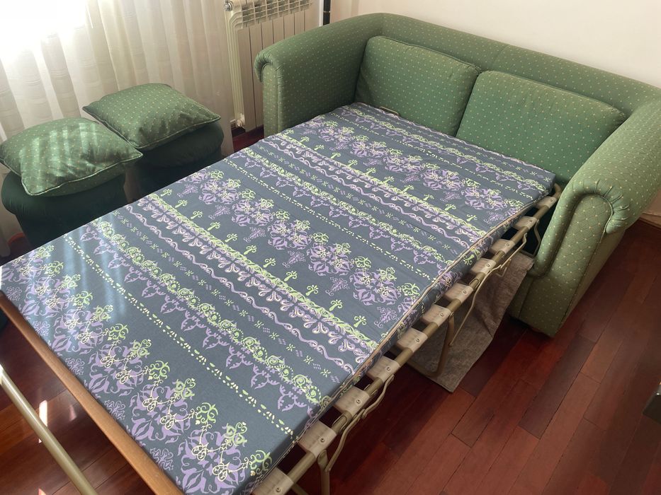 Sofa cama + almofadas