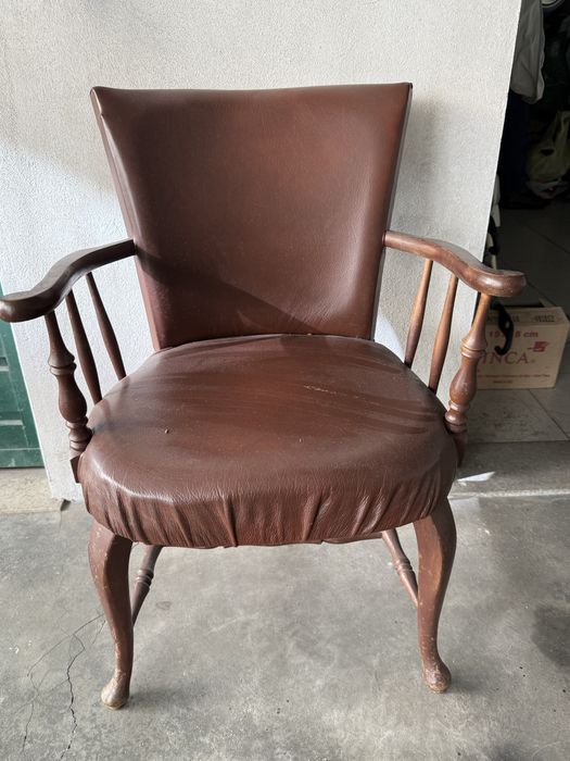 Cadeira antiga estofada