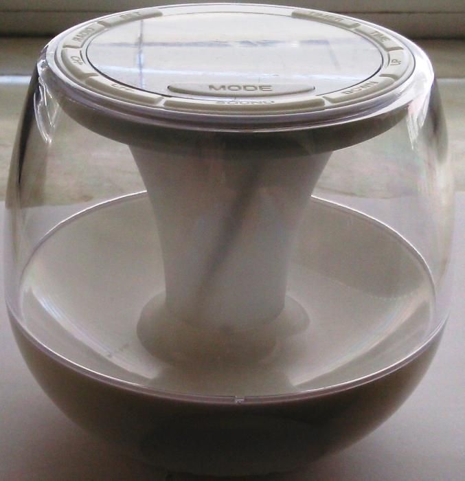 Rádio Despertador com termómetro e luz de presença