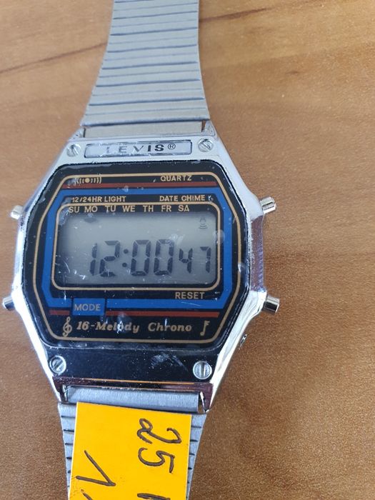 Zegarek z melodyjkami Levis.