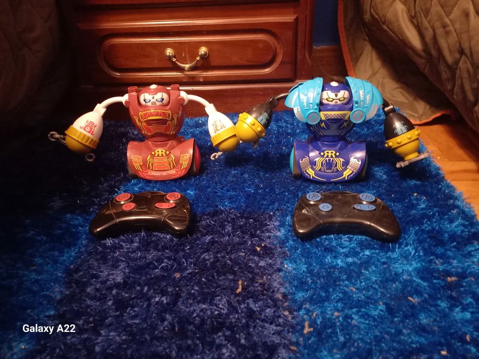 Vendo brinquedos e tecnologias