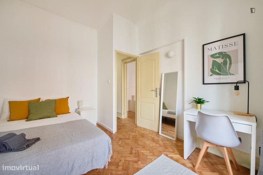 Quarto - localizado em Entrecampos Lisbon