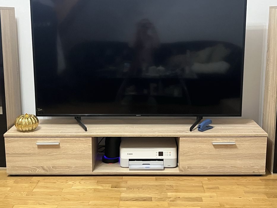 Zestaw mebli w dobrym stanie