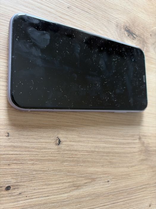 Iphone 11 com cabo para carregar64752396056323120