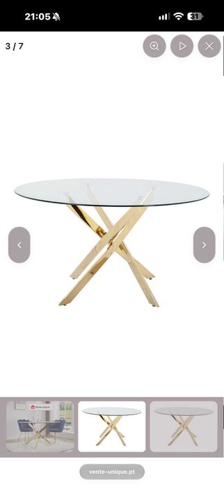 Mesa de vidro redonda com pes dourados
