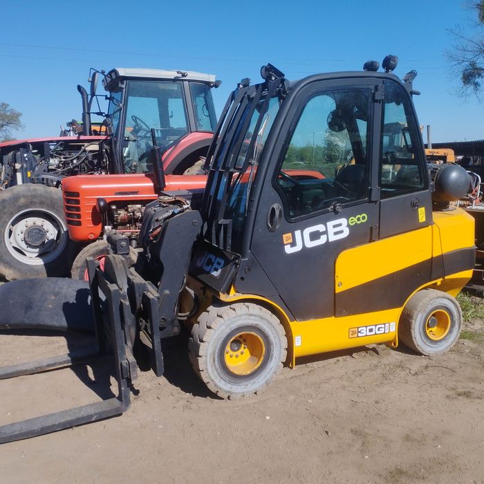 Wózek widłowy JCB teleskop