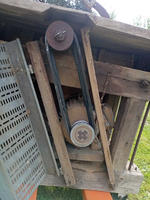 Sprzedam Piłę Elektryczną na Siłę