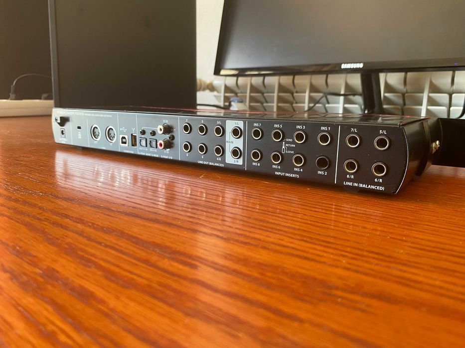 Behringer Firepower FCA1616 — Interface de áudio USB / FireWire