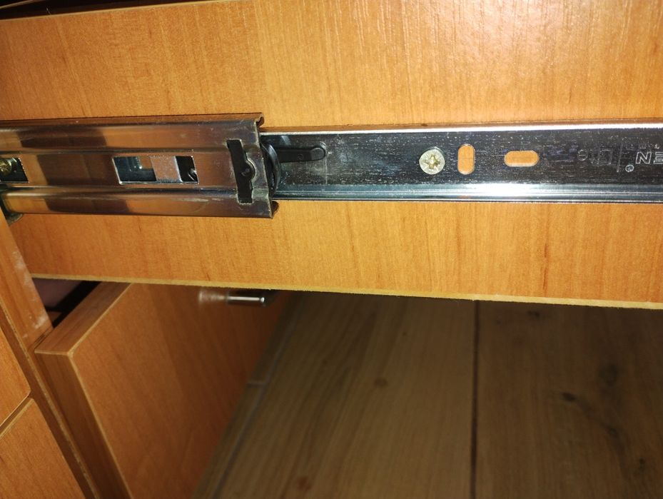 Продам дві тумбочки