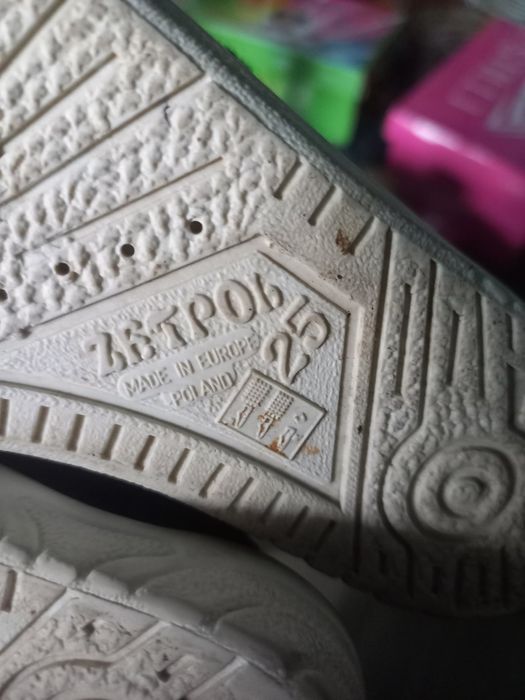 Продам кроссовки  детские