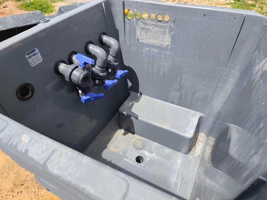 Bomba e filtro de piscina AstralPool com caseta Ramses