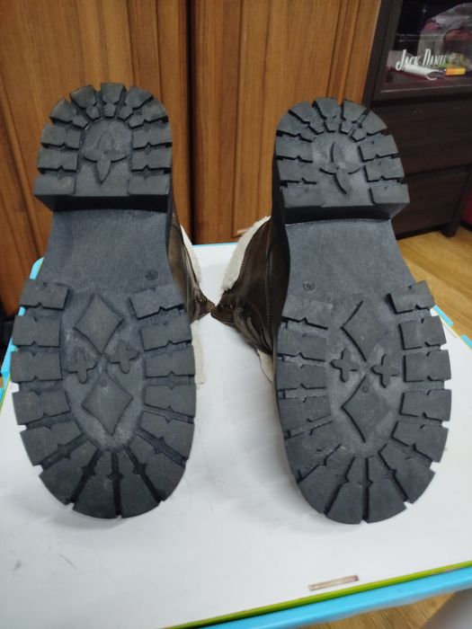 Buty zimowe trapery damskie r. 42  Ocieplane futerkiem  Jak NOWE