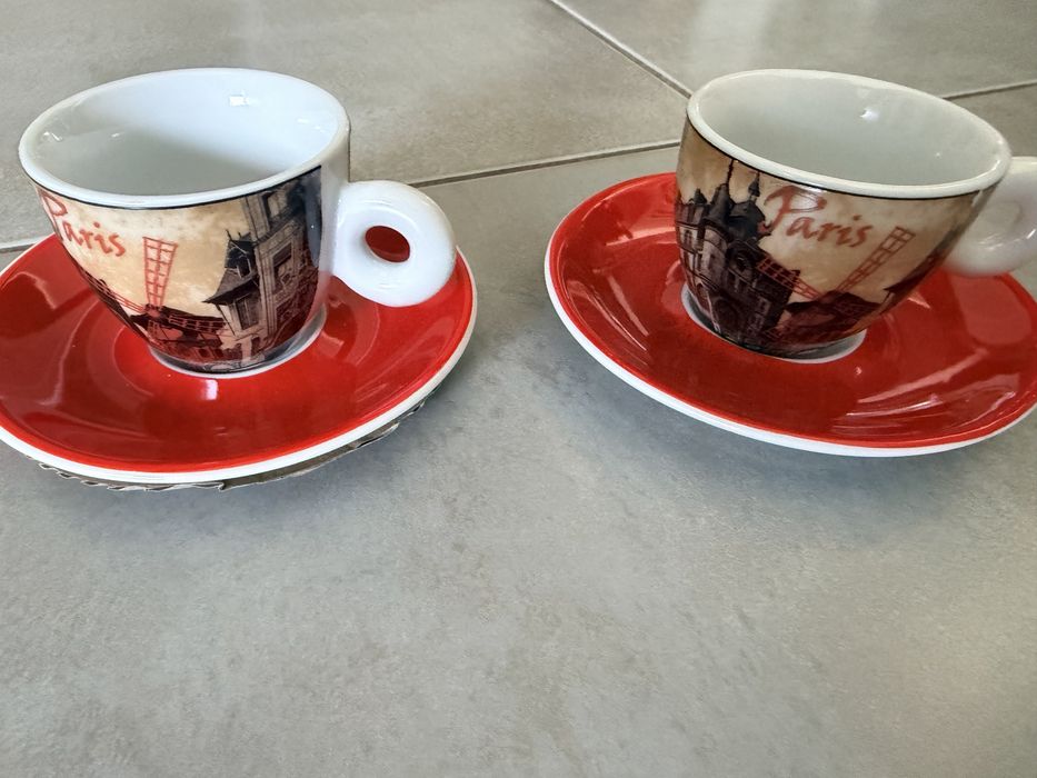 2 taças de  cafe novas