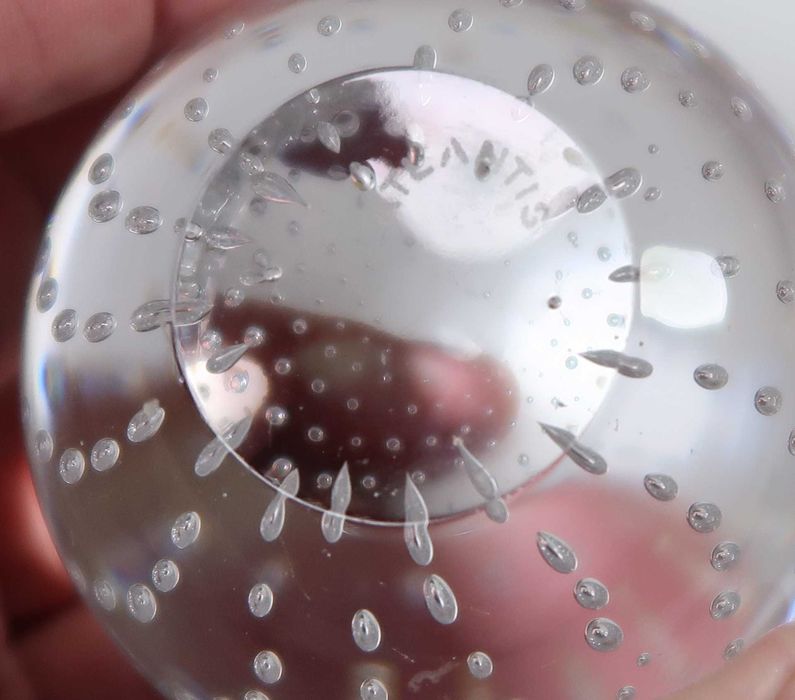 Pisa Papeis antigo em vidro