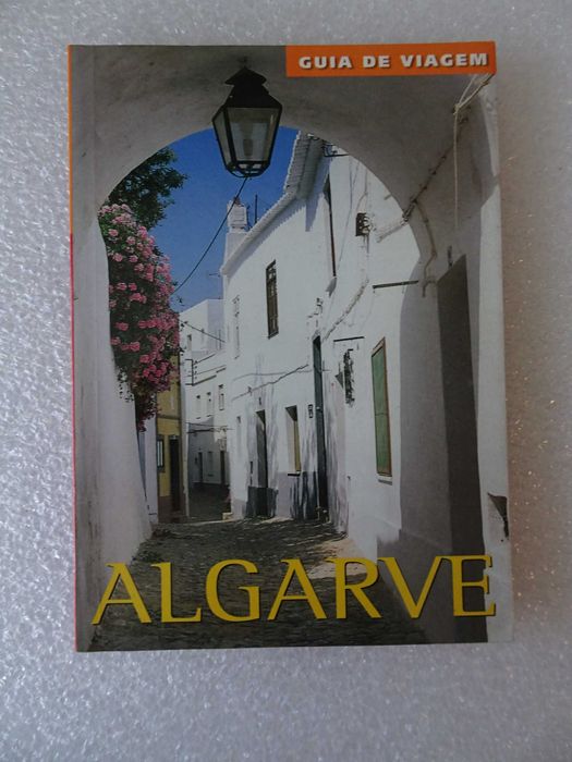 Livro Guia de viagem - Guia Turístico Algarve