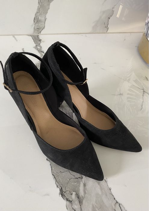 Buty na obcasie r. 38