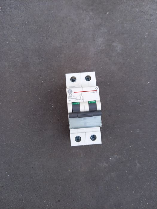 Disjuntor duplo    .