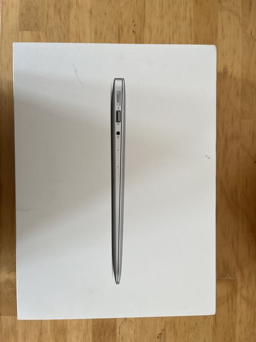 MacBook Air 13” A1466 Completo (Caixa + Carregador) – Pronto a Usar