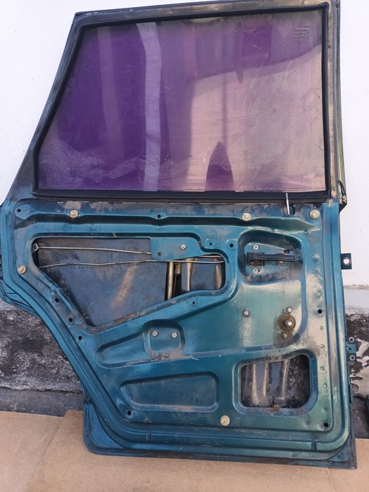 Продам задні двері ВАЗ 2109
