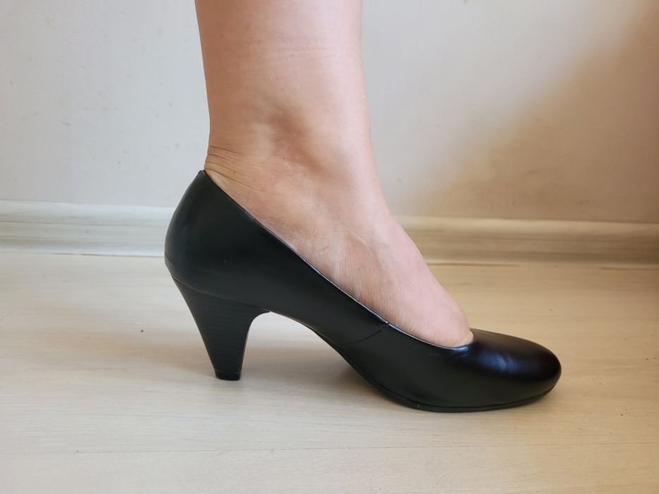 Buty na obcasie czarne ekoskora 38 Graceland