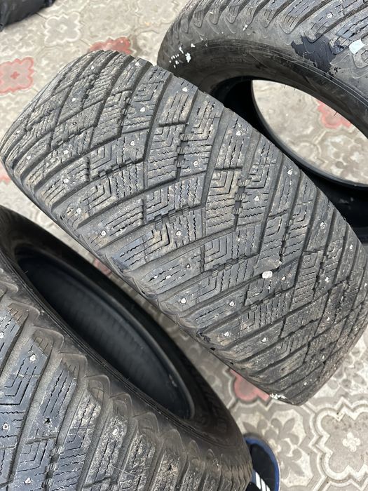 Шини Goodyear майже нові