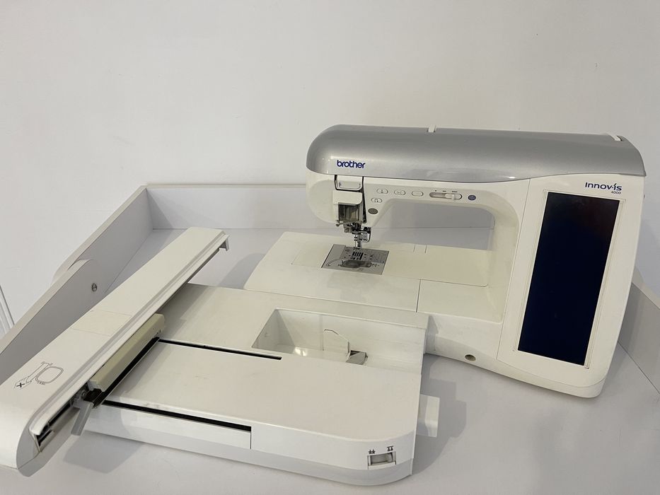 Вишивальна машинка Brother 4000