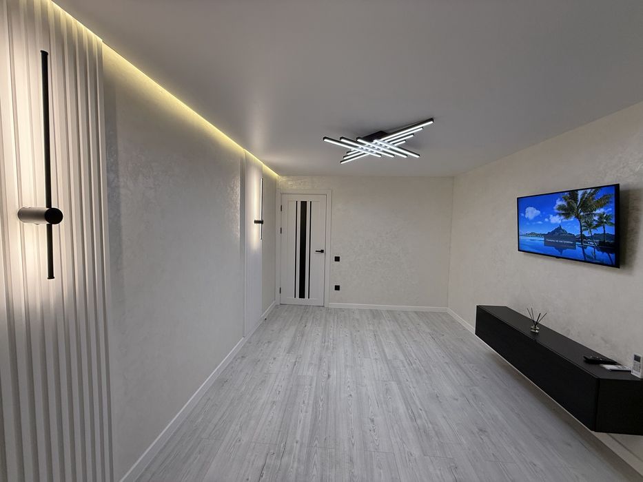 2 кімнатна вул. Небесної Сотні р-н ФОРМАРКЕТА