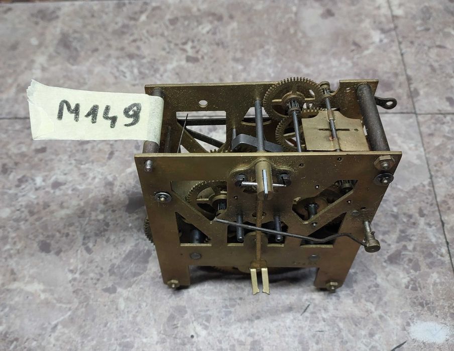 M149 Mechanizm starego zegara ściennego Mauthe