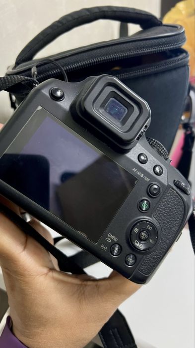 Câmera fotográfica Lumix FZ82 em otimo estado + bolsa