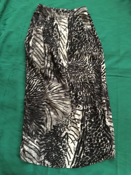 H&M, 36, spódnica maxi, asymetryczne wycięcie, warstwowa z podszewką