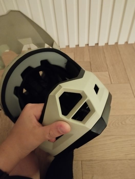 Kask na hulajnogę elektryczną  BELL