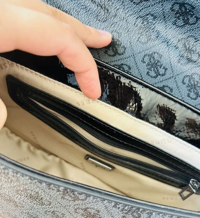 Torebka Guess Asher Monogram