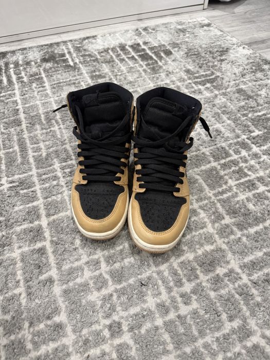 Nike air jordan 1 retro high heirloom