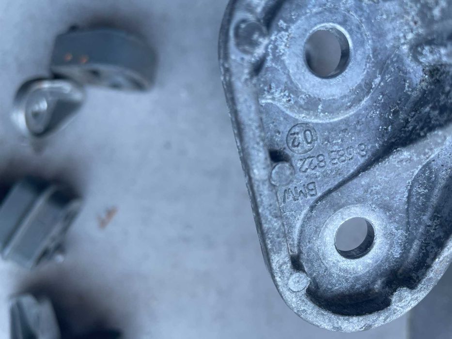 Кронштейн глушителя 18308593696  BMW X3 G01  18308632096