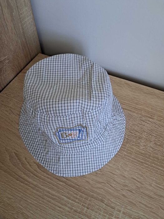 Czapeczka chłopięca na lato. Obwód 50 cm.