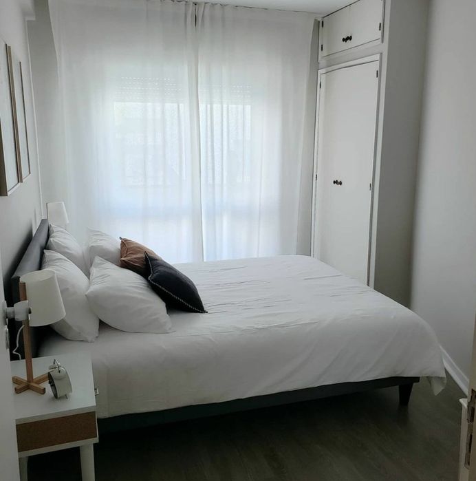 T1 para arrendar ao ano. Perto do mercado Faro