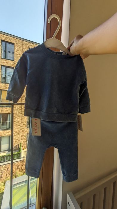 Komplet dresowy niemowlęcy