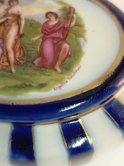 Bonita caixa guarda joias em porcelana alemã