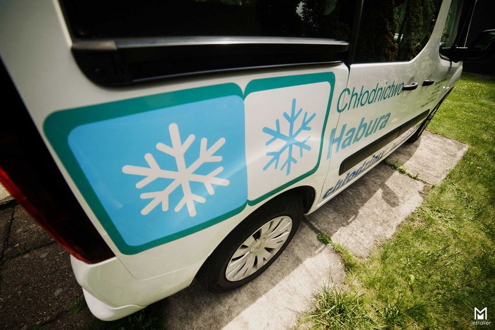 reklama na aucie, oklejanie samochodów, łodzi, jachtów, kamperów, tir