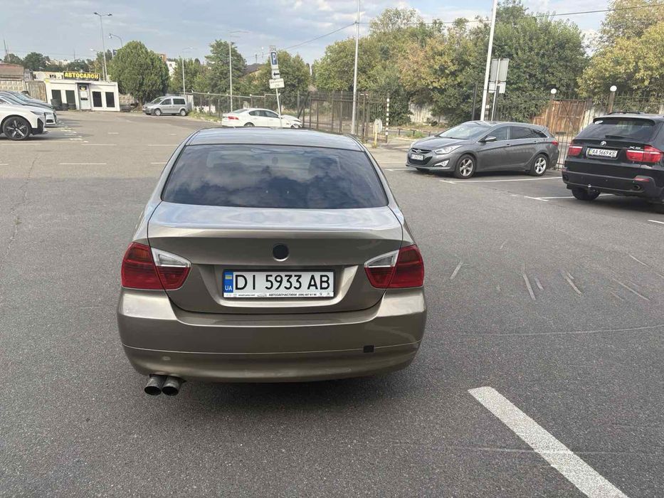 Продам BMW 3 E90
