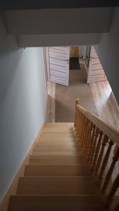 Обмін на квартиру, добротний будинок з бомбосховищем, підвал