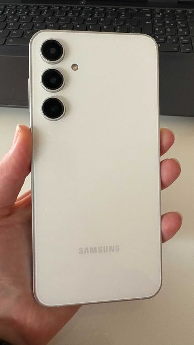 Samsung Galaxy S23 FE + Samsung Fit3 + Samsung Galaxy Buds3