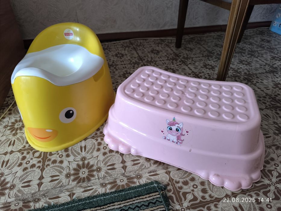 Fisher price горшок детский + подставка
