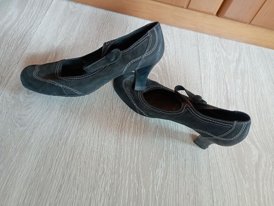 Półbuty damskie na obcasie