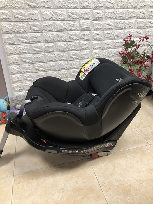 Автокрісло Britax Römer DUALFIX M i-SIZE Група 0+/1 (0-18 кг)